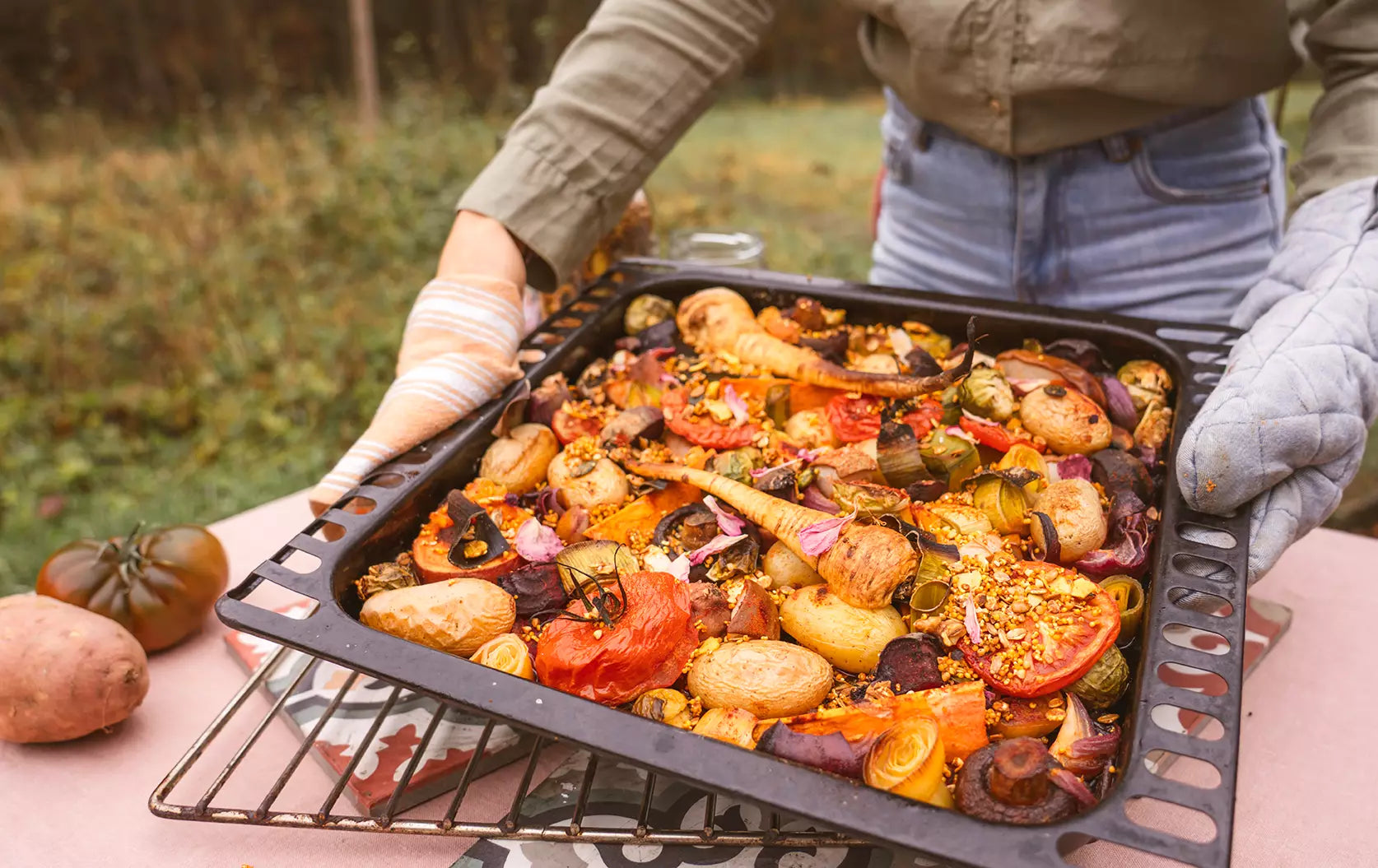 Curryblüte auf Ofengemüse